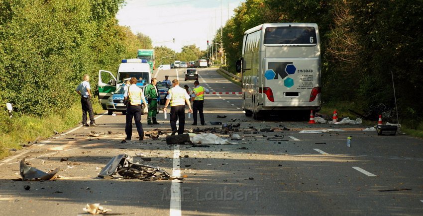 Schwerer VU Koeln Immendorf Kerkraderstr P072.JPG